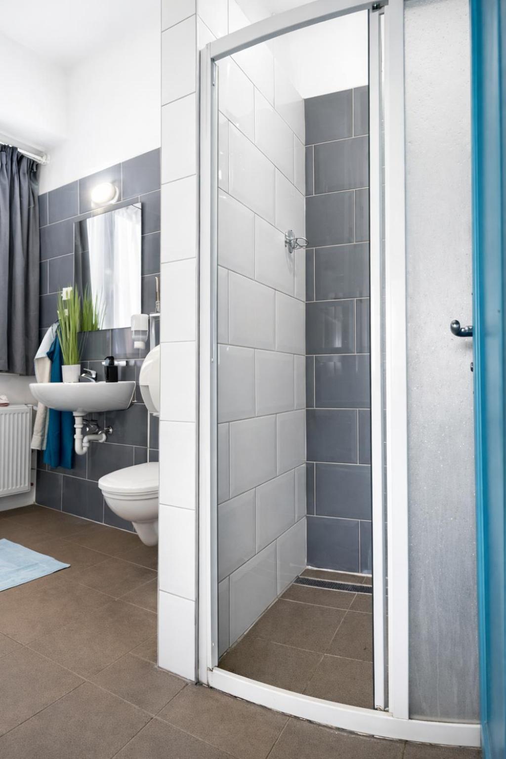 Twin Room Private External Bathroom