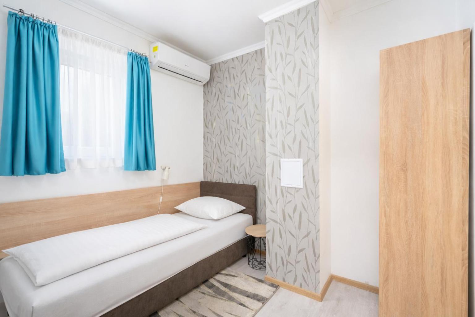 Single Room Bathroom